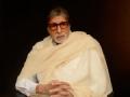 Big B clarifies 'Home Quarantined' stamped hand not his - Hindi News | Big B clarifies 'Home Quarantined' stamped hand not his | Latest entertainment News at Lokmattimes.com