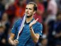Medvedev outsmarts Zverev to win Shanghai Masters - Hindi News | Medvedev outsmarts Zverev to win Shanghai Masters | Latest tennis News at Lokmattimes.com
