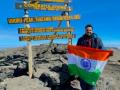 Punjab police official unfurls Tricolour on Mount Kilimanjaro - Hindi News | Punjab police official unfurls Tricolour on Mount Kilimanjaro | Latest national News at Lokmattimes.com