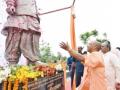 Yogi unveils Kalyan Singh's statute - Hindi News | Yogi unveils Kalyan Singh's statute | Latest politics News at Lokmattimes.com