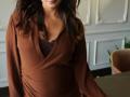 Alia flaunts her baby bump in new set of social media pics - Hindi News | Alia flaunts her baby bump in new set of social media pics | Latest entertainment News at Lokmattimes.com