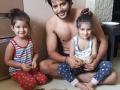 Karanvir Bohra gives 'Maine Pyaar Kiya' twist to his pic - Hindi News | Karanvir Bohra gives 'Maine Pyaar Kiya' twist to his pic | Latest entertainment News at Lokmattimes.com