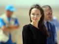 Angelina to establish next Women for Bees program in Cambodia in 2022 - Hindi News | Angelina to establish next Women for Bees program in Cambodia in 2022 | Latest entertainment News at Lokmattimes.com