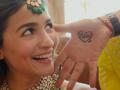 Ranbir-Alia wedding: Alia shares mehendi pics, talks about Ranbir's 'Big' surprise - Hindi News | Ranbir-Alia wedding: Alia shares mehendi pics, talks about Ranbir's 'Big' surprise | Latest entertainment News at Lokmattimes.com