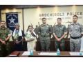 Maha: 2 hardcore Maoists with Rs 12L reward, surrender - Hindi News | Maha: 2 hardcore Maoists with Rs 12L reward, surrender | Latest national News at Lokmattimes.com