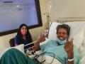 Kapil Dev flashes double thumbs up sign after angioplasty - Hindi News | Kapil Dev flashes double thumbs up sign after angioplasty | Latest cricket News at Lokmattimes.com