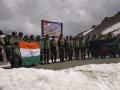 Army soldiers undertake trekking expedition to commemorate victory in Battle of Tololing - Hindi News | Army soldiers undertake trekking expedition to commemorate victory in Battle of Tololing | Latest politics News at Lokmattimes.com
