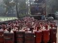 Commercial LPG cylinder prices cut by Rs 158 - Hindi News | Commercial LPG cylinder prices cut by Rs 158 | Latest national News at Lokmattimes.com