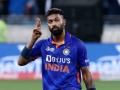Hardik Pandya credits Ashish Nehra for adding 'more value' to captaincy abilities - Hindi News | Hardik Pandya credits Ashish Nehra for adding 'more value' to captaincy abilities | Latest cricket News at Lokmattimes.com