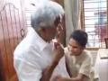 Rare video of Oommen Chandy and grandson goes viral - Hindi News | Rare video of Oommen Chandy and grandson goes viral | Latest politics News at Lokmattimes.com