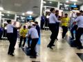 Waiting for flight, passengers at Bhopal airport break into impromptu garba - Hindi News | Waiting for flight, passengers at Bhopal airport break into impromptu garba | Latest national News at Lokmattimes.com