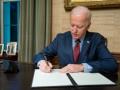 Biden signs Democratic bill on tax, health care, climate - Hindi News | Biden signs Democratic bill on tax, health care, climate | Latest politics News at Lokmattimes.com