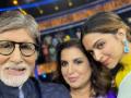 Farah Khan shares selfie with Big B, Deepika - Hindi News | Farah Khan shares selfie with Big B, Deepika | Latest entertainment News at Lokmattimes.com