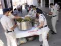 Railway starts providing bulk cooked food to needy across India - Hindi News | Railway starts providing bulk cooked food to needy across India | Latest national News at Lokmattimes.com