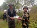 BSF, Pak Rangers exchange sweets along Jammu border - Hindi News | BSF, Pak Rangers exchange sweets along Jammu border | Latest national News at Lokmattimes.com