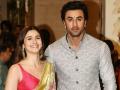 Ranbir-Alia wedding: Alia's 'Dilbaro' played at Mehendi ceremony - Hindi News | Ranbir-Alia wedding: Alia's 'Dilbaro' played at Mehendi ceremony | Latest entertainment News at Lokmattimes.com