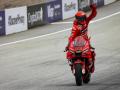 MotoGP 2022: Bagnaia makes it three wins in a row, minimises gap with leader Quartararo - Hindi News | MotoGP 2022: Bagnaia makes it three wins in a row, minimises gap with leader Quartararo | Latest other-sports News at Lokmattimes.com