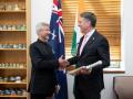 India's Foreign Minister Jaishankar gifts a signed bat from Kohli to Deputy PM of Australia - Hindi News | India's Foreign Minister Jaishankar gifts a signed bat from Kohli to Deputy PM of Australia | Latest cricket News at Lokmattimes.com