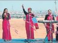 Women in sarees make this band rock - Hindi News | Women in sarees make this band rock | Latest national News at Lokmattimes.com