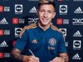 Lisandro Martinez completes his transfer from Ajax to Manchester United - Hindi News | Lisandro Martinez completes his transfer from Ajax to Manchester United | Latest football News at Lokmattimes.com