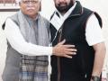 Amarinder meets Khattar, terms it courtesy call - Hindi News | Amarinder meets Khattar, terms it courtesy call | Latest politics News at Lokmattimes.com