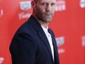 Jason Statham on daredevil stunts which resulted in injuries: 'I shouldn't have done it' - Hindi News | Jason Statham on daredevil stunts which resulted in injuries: 'I shouldn't have done it' | Latest entertainment News at Lokmattimes.com