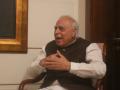 Sibal flays the Kejriwal govt on Delhi lockdown situation - Hindi News | Sibal flays the Kejriwal govt on Delhi lockdown situation | Latest politics News at Lokmattimes.com