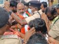 Telangana BJP president arrested amid protests over Delhi liquor scam - Hindi News | Telangana BJP president arrested amid protests over Delhi liquor scam | Latest politics News at Lokmattimes.com