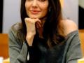 Angelina Jolie draws attention to atrocities on Afghan women after Taliban takeover - Hindi News | Angelina Jolie draws attention to atrocities on Afghan women after Taliban takeover | Latest entertainment News at Lokmattimes.com