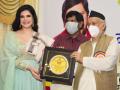 Maharashtra Governor honours actress Zarine Khan, 34 others for Covid work - Hindi News | Maharashtra Governor honours actress Zarine Khan, 34 others for Covid work | Latest maharashtra News at Lokmattimes.com