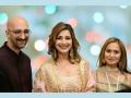 Bollywood celebrities Sonali Bendre and Utsav Dholakia add glamour to Priyal Doshi's "Threads of India" Fashion Show - Hindi News | Bollywood celebrities Sonali Bendre and Utsav Dholakia add glamour to Priyal Doshi's "Threads of India" Fashion Show | Latest business News at Lokmattimes.com
