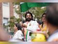 Allu Arjun represents country as Grand Marshal at annual Indian Day parade in New York - Hindi News | Allu Arjun represents country as Grand Marshal at annual Indian Day parade in New York | Latest entertainment News at Lokmattimes.com