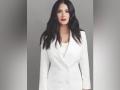 Salma Hayek celebrates her 56th birthday in a 'rocking' red bikini, see video - Hindi News | Salma Hayek celebrates her 56th birthday in a 'rocking' red bikini, see video | Latest entertainment News at Lokmattimes.com