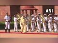 Sheikh Hasina receives ceremonial reception at Rashtrapati Bhavan - Hindi News | Sheikh Hasina receives ceremonial reception at Rashtrapati Bhavan | Latest international News at Lokmattimes.com