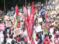 Samajwadi Party takes out march against UP govt, security tight in Lucknow - Hindi News | Samajwadi Party takes out march against UP govt, security tight in Lucknow | Latest politics News at Lokmattimes.com
