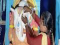 West Bengal artists come up with innovative ideas for Durga Puja, create idol with crores of chalk pencils - Hindi News | West Bengal artists come up with innovative ideas for Durga Puja, create idol with crores of chalk pencils | Latest national News at Lokmattimes.com