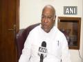 Rajasthan political crisis: Kharge meets Gehlot, underlines need for 'discipline' in party - Hindi News | Rajasthan political crisis: Kharge meets Gehlot, underlines need for 'discipline' in party | Latest politics News at Lokmattimes.com