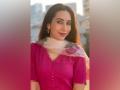 Karisma Kapoor is a happy kid as she enjoys rain - Hindi News | Karisma Kapoor is a happy kid as she enjoys rain | Latest entertainment News at Lokmattimes.com