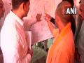 Adityanath visits floods affected villages in Gorakhpur, Maharajganj, says govt ready to serve public - Hindi News | Adityanath visits floods affected villages in Gorakhpur, Maharajganj, says govt ready to serve public | Latest national News at Lokmattimes.com