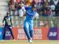Renuka's heroics help all-round India clinch seventh Asia Cup title, defeat Sri Lanka by 8-wickets in final - Hindi News | Renuka's heroics help all-round India clinch seventh Asia Cup title, defeat Sri Lanka by 8-wickets in final | Latest cricket News at Lokmattimes.com