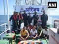 Indian Coast Guard apprehended Sri Lankan boat with 5 fishermen near Kanniyakumari - Hindi News | Indian Coast Guard apprehended Sri Lankan boat with 5 fishermen near Kanniyakumari | Latest national News at Lokmattimes.com