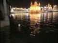 Devotees take dip in Holy Sarovar of Golden Temple on Diwali - Hindi News | Devotees take dip in Holy Sarovar of Golden Temple on Diwali | Latest national News at Lokmattimes.com