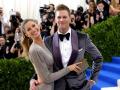 NFL Star Tom Brady and Gisele Bundchen part ways after 13 years of marriage - Hindi News | NFL Star Tom Brady and Gisele Bundchen part ways after 13 years of marriage | Latest entertainment News at Lokmattimes.com