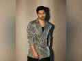 Varun Dhawan shares intense look from 'Bhediya' - Hindi News | Varun Dhawan shares intense look from 'Bhediya' | Latest entertainment News at Lokmattimes.com