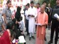 Yogi Adityanath gives ear to people's grievances during 'Janata Darshan' - Hindi News | Yogi Adityanath gives ear to people's grievances during 'Janata Darshan' | Latest national News at Lokmattimes.com