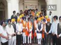 Indian consular team facilitating safety, security of Sikh jatha visiting Pakistan for Gurupurab - Hindi News | Indian consular team facilitating safety, security of Sikh jatha visiting Pakistan for Gurupurab | Latest international News at Lokmattimes.com