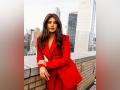 Priyanka Chopra shakes a leg to Mithun Chakraborty's 'Ye Raat Mein Jo Maza Hai' in a bathrobe - Hindi News | Priyanka Chopra shakes a leg to Mithun Chakraborty's 'Ye Raat Mein Jo Maza Hai' in a bathrobe | Latest entertainment News at Lokmattimes.com