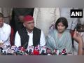 "Will work on footprints of Netaji," says SP chief Akhilesh Yadav, after Dimple's Mainpuri nomination - Hindi News | "Will work on footprints of Netaji," says SP chief Akhilesh Yadav, after Dimple's Mainpuri nomination | Latest politics News at Lokmattimes.com