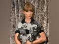 Taylor Swift sweeps EMA with four awards, thanks fans - Hindi News | Taylor Swift sweeps EMA with four awards, thanks fans | Latest entertainment News at Lokmattimes.com