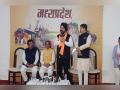 Madhya Pradesh Congress spokesperson Narendra Saluja joins BJP - Hindi News | Madhya Pradesh Congress spokesperson Narendra Saluja joins BJP | Latest politics News at Lokmattimes.com